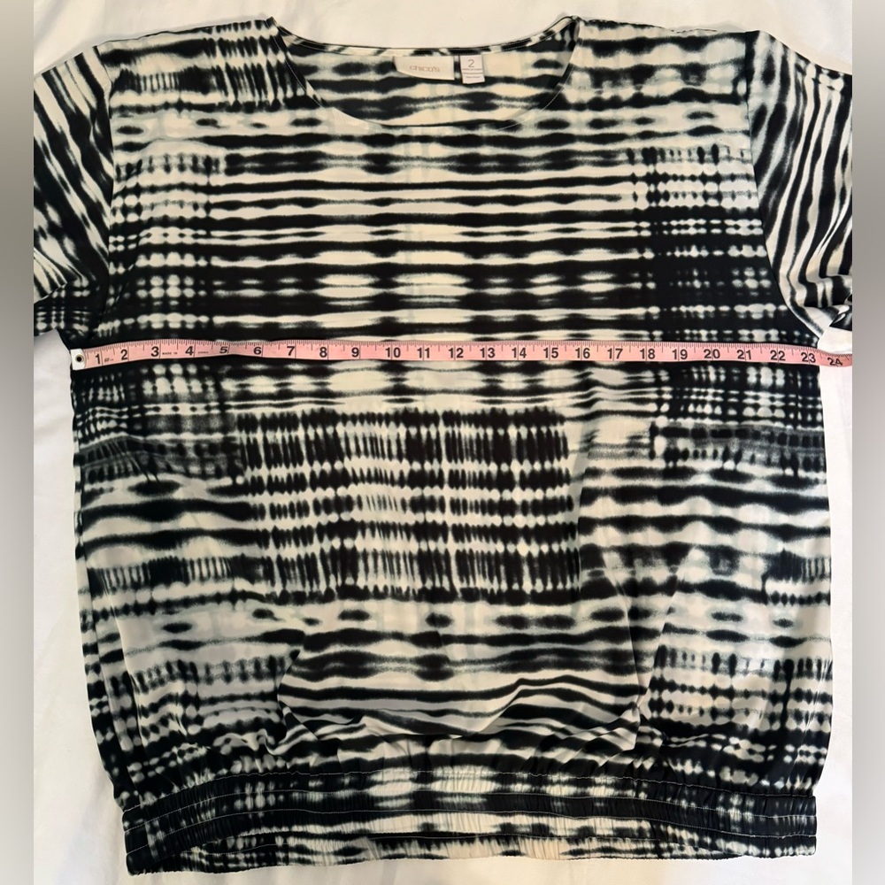 Chico’s Women’s Black & White Beautiful Blouse ~ Size 2 - Picture 6 of 11